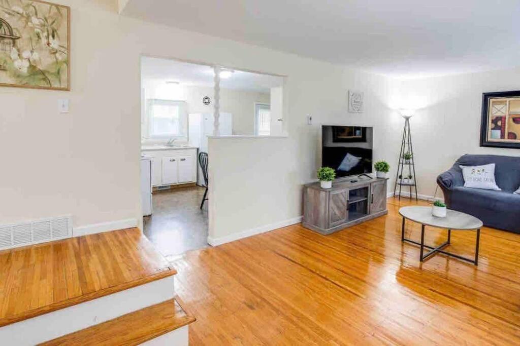Amazing Ranch Mins Away From Airprt/Rit/Dwtn/Uofr Apartment Rochester Ngoại thất bức ảnh