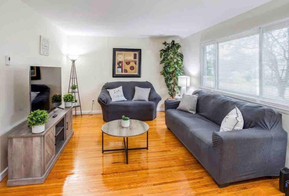 Amazing Ranch Mins Away From Airprt/Rit/Dwtn/Uofr Apartment Rochester Ngoại thất bức ảnh