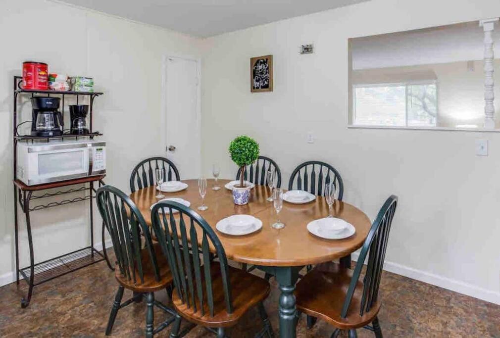 Amazing Ranch Mins Away From Airprt/Rit/Dwtn/Uofr Apartment Rochester Ngoại thất bức ảnh